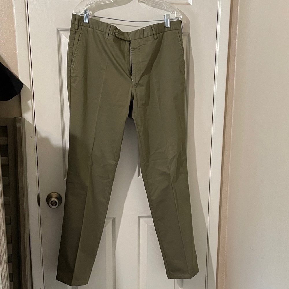 Men's Classic Olive Chinos